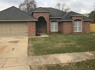 8104 Wild Briar Dr, Shreveport, LA 71108