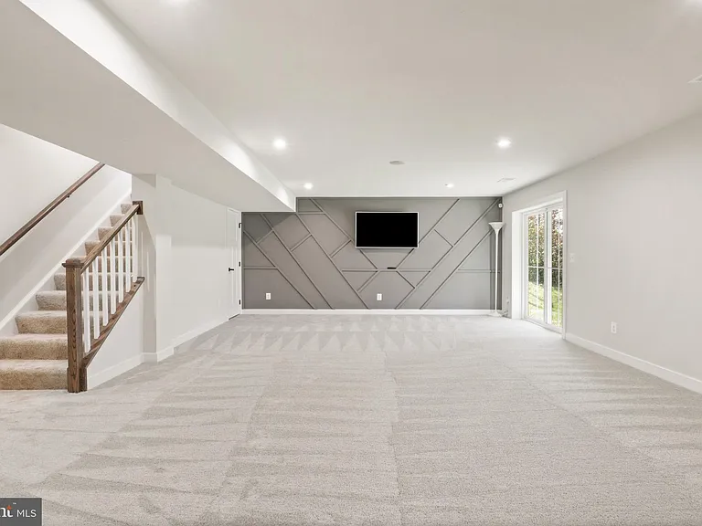 212 Southern View Dr — Photo 44