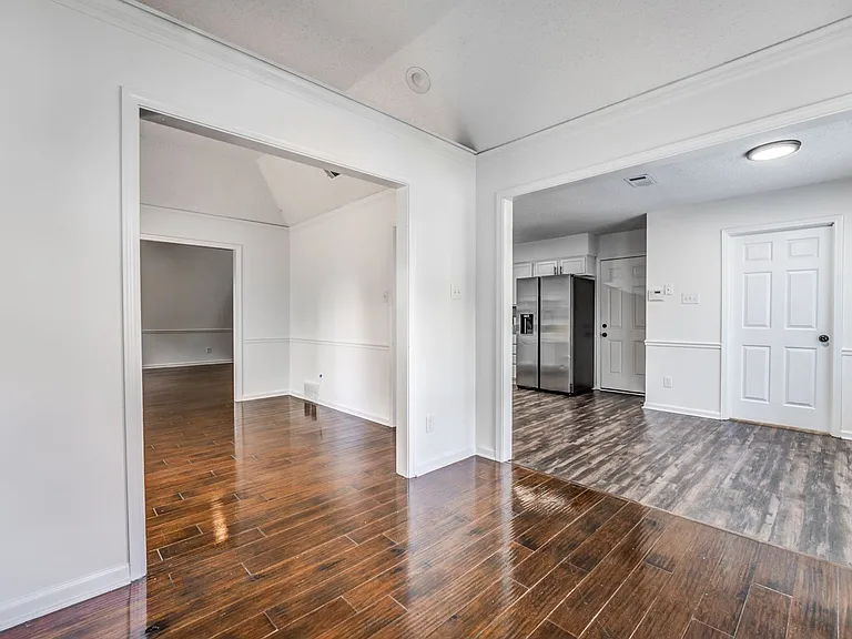 8483 Timber Creek Dr — Photo 18