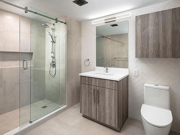 5th image of 465 W 23rd St #7CD