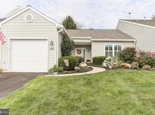 1090 Country Hill Dr, Harrisburg, PA 17111