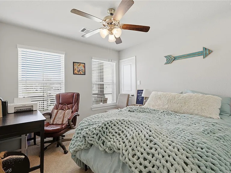 1878 Taggart Trl — Photo 15