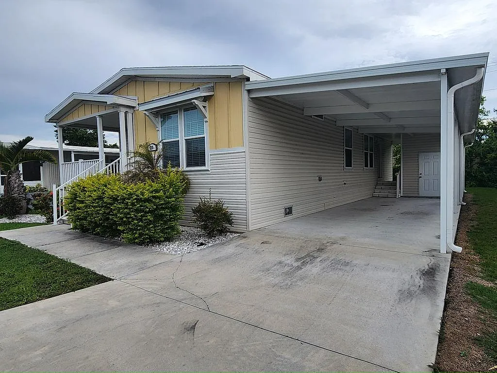 2 bed, 2.0 bath, 1372 sqft, $1,549 — Photo 4