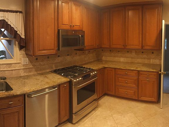 5th image of 7000 N Maynard Ave