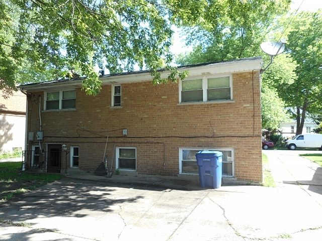2nd image of 2925 Everett St