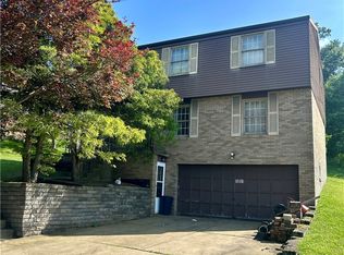 1061 Old Post Rd, South Park, PA 15129