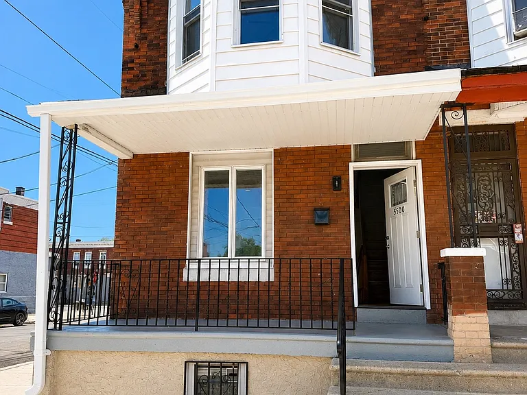 5500 Spring St — Photo 1