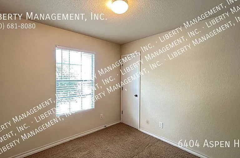 6404 Aspen Hl — Photo 12