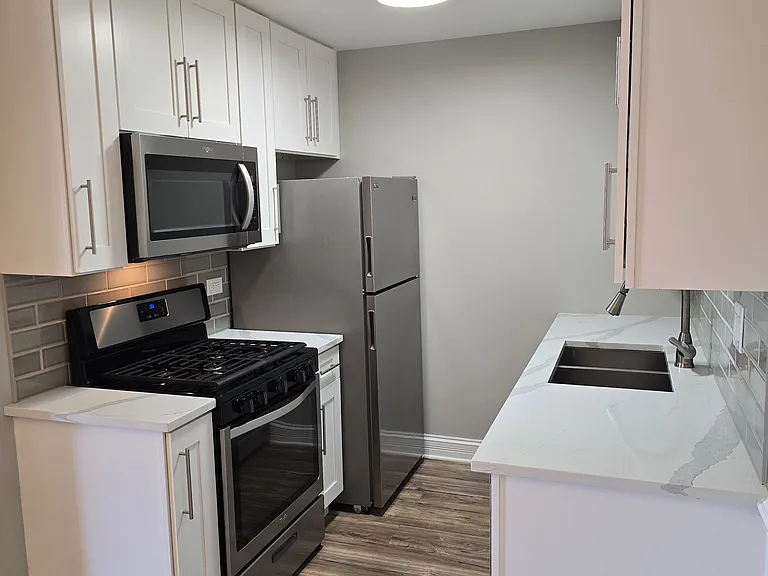 520 Hill Dr #304 — Photo 6