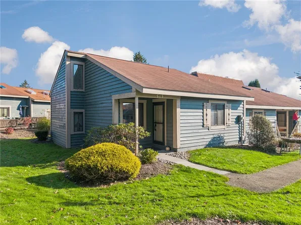 565 Pine Ct, Hidden Valley, PA 15502