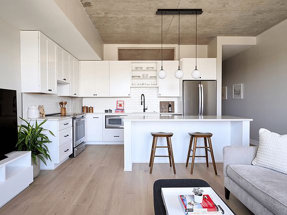 5th image of 1740 36th St #1306