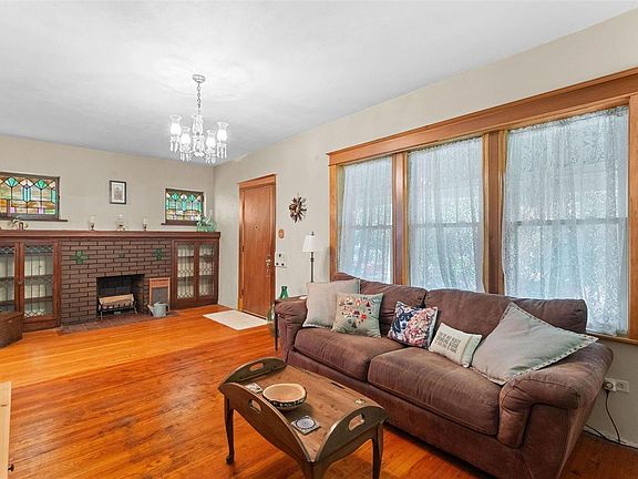 4th image of 5322 Loughborough Ave