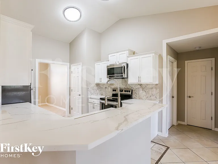 3811 Trenton Ln — Photo 9