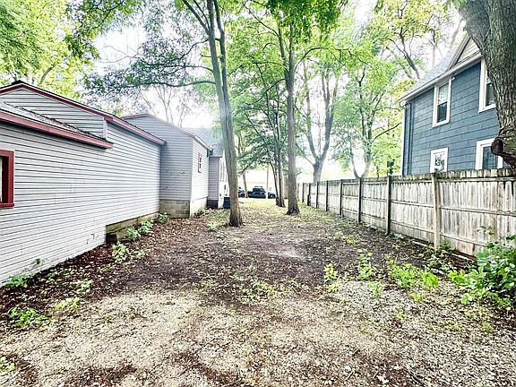5th image of 204 S 12th St