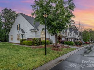 942 Pelican Bay Dr, Pineville, NC 28134