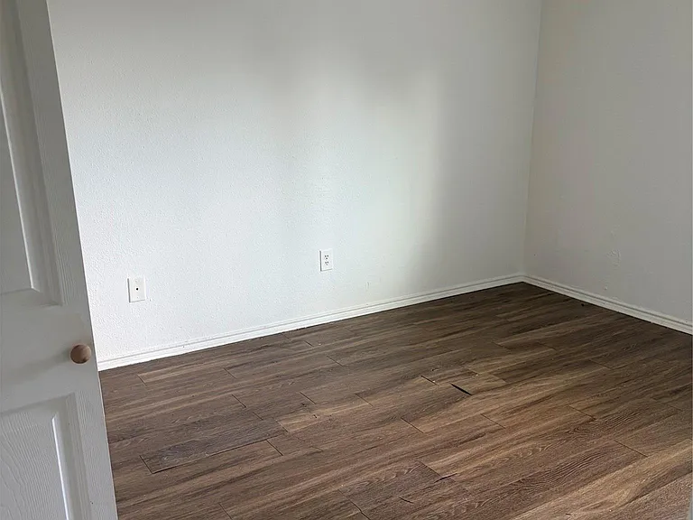 Colony Loop Dr — Photo 10
