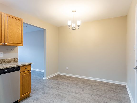 5th image of 204 Halo Dr