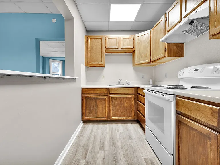 540 Seneca St — Photo 10