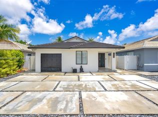 9799 NW 128th Ln, Hialeah Gardens, FL 33018