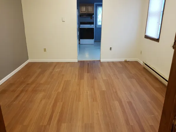 73 Logan St, Wilkes Barre, PA 18702