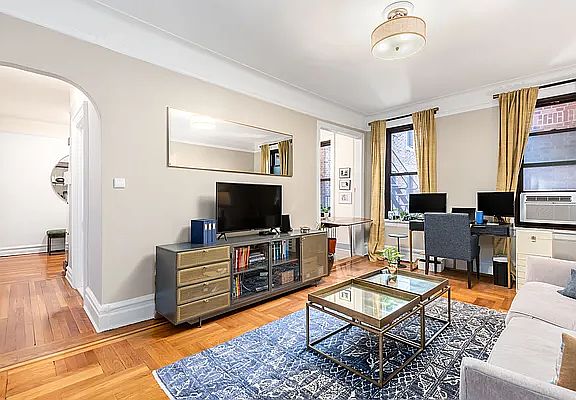 5th image of 345 Montgomery St APT 5R