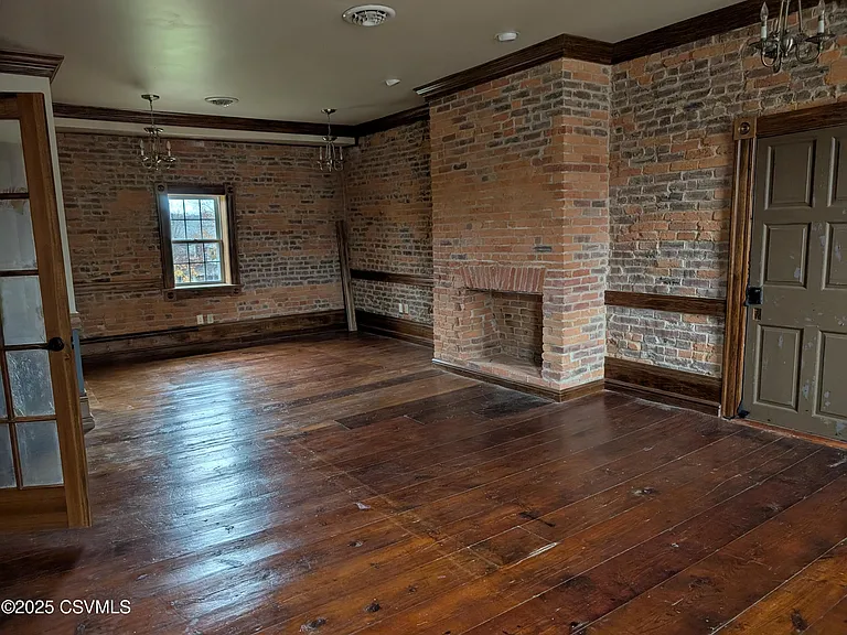 406 Market St — Photo 13