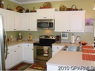 3rd image of 2723 Royal Dr
