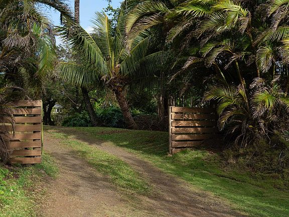 2nd image of 453 N Honokala Rd