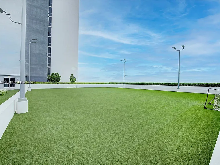16385 Biscayne Blvd #2515 — Photo 24