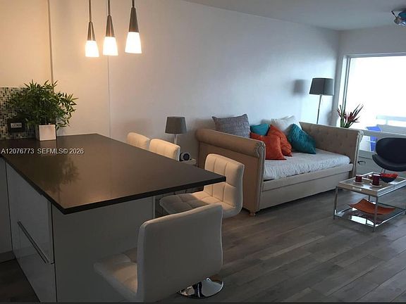5th image of 3424 SE 12th St APT F5