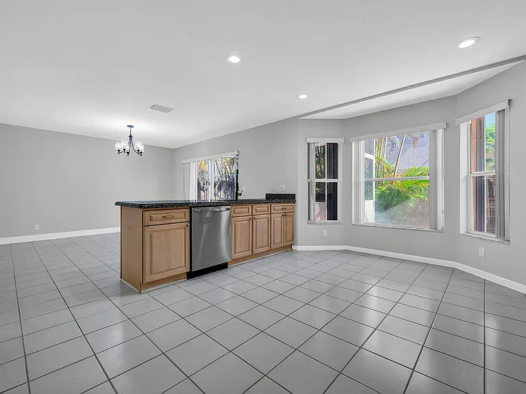 10820 Buttonwood Lake Dr — Photo 9