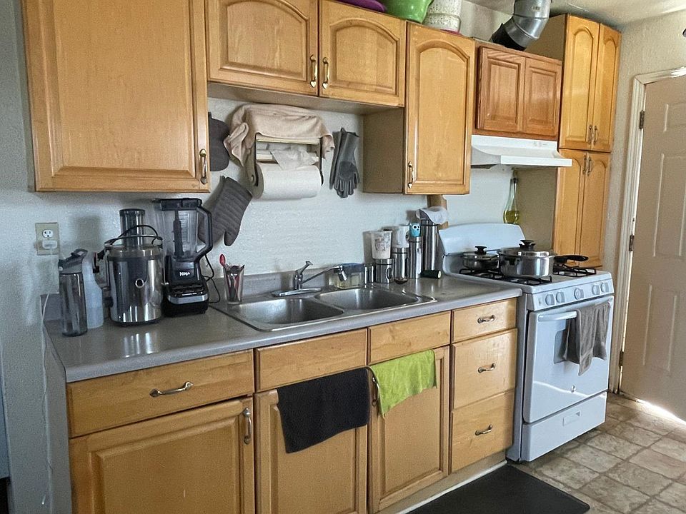 2nd image of 108 N Hebbron Ave