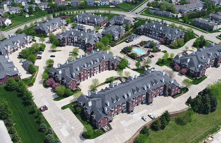 SaddleBrook Apartments — Photo 32