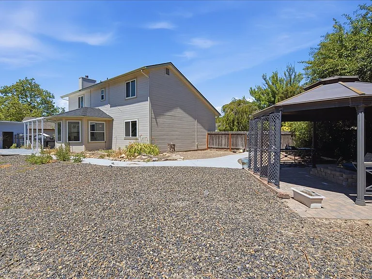 4426 S Tinker Ave — Photo 30