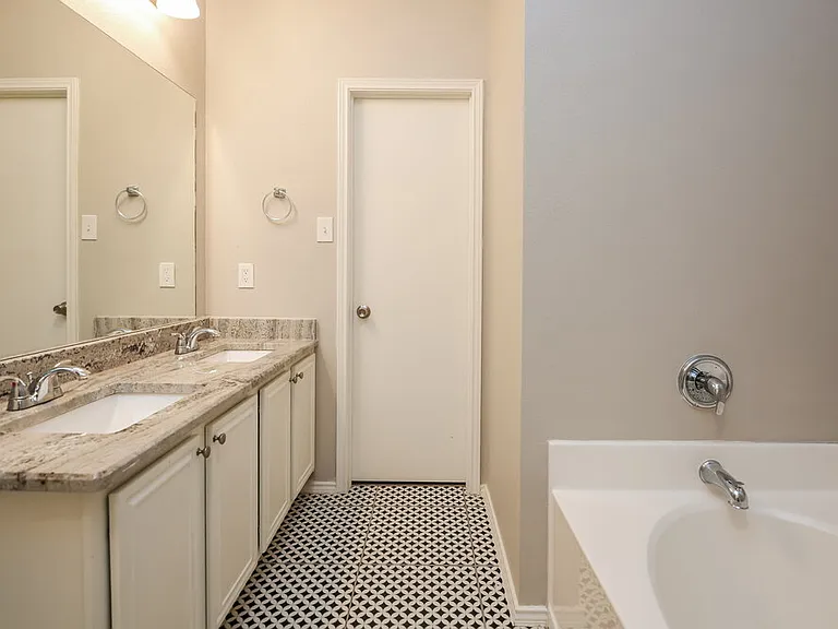 5436 Trout Creek Ct — Photo 10