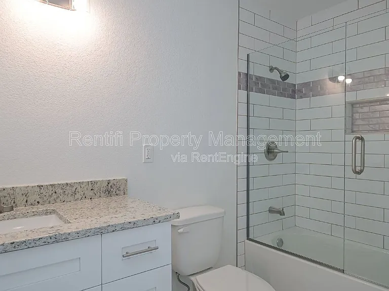1322 Miramar St #2 — Photo 20