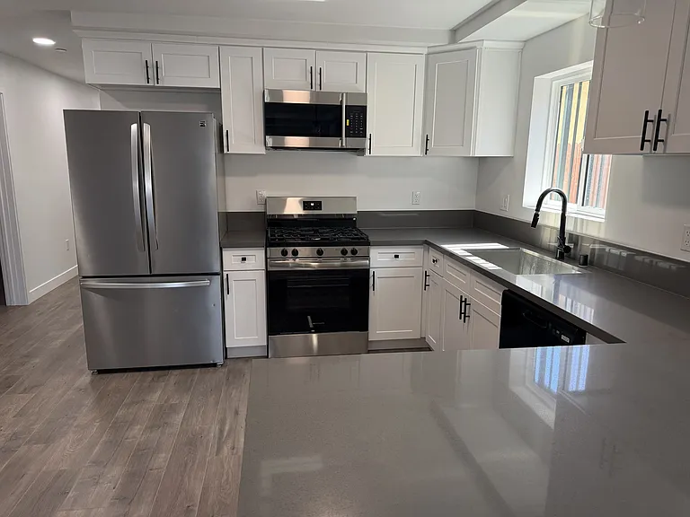 1276 W 38th St #1 — Photo 9