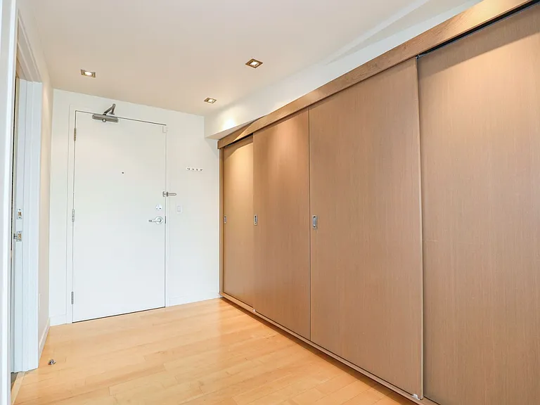300 Waterfront Dr #502 — Photo 9