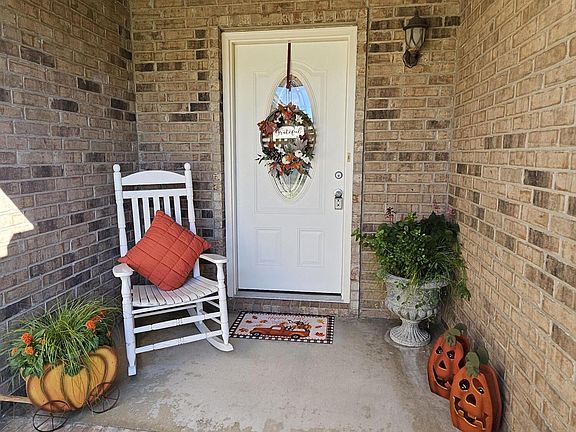 3rd image of 206 Prairie Ln