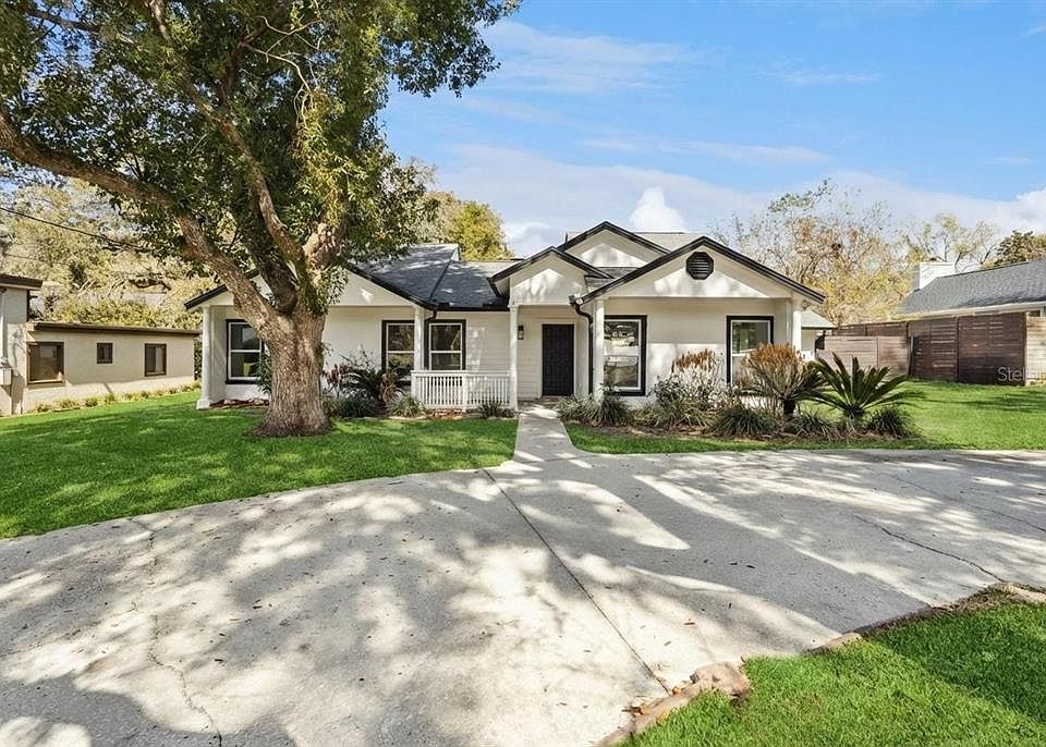 1st image of 407 Forest Rd