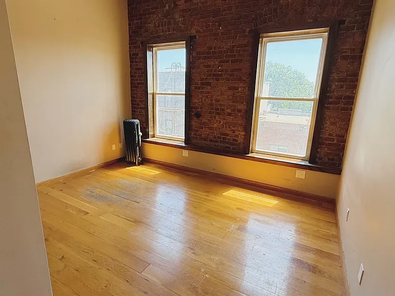 31-43 41st St #3R — Photo 3