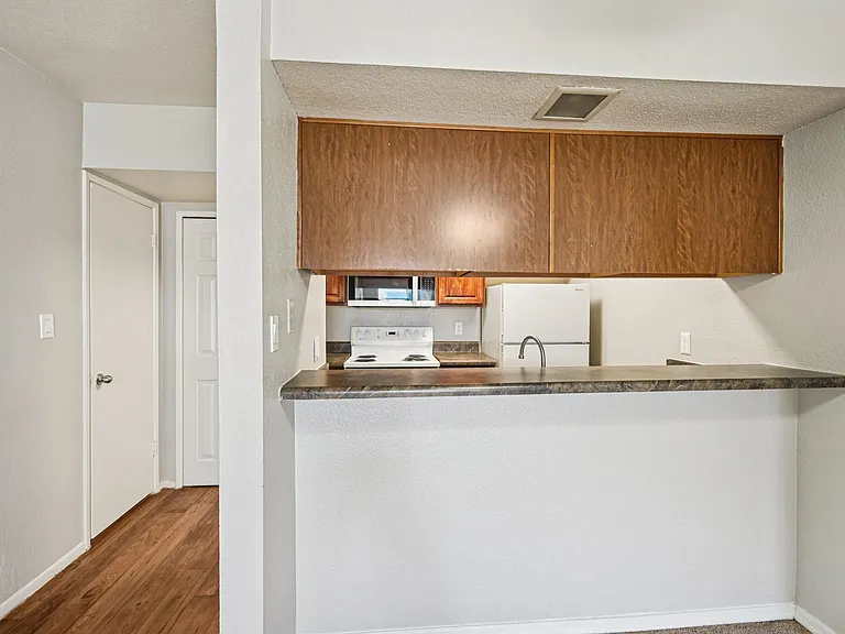 Sycamore Square Apartments — Photo 18