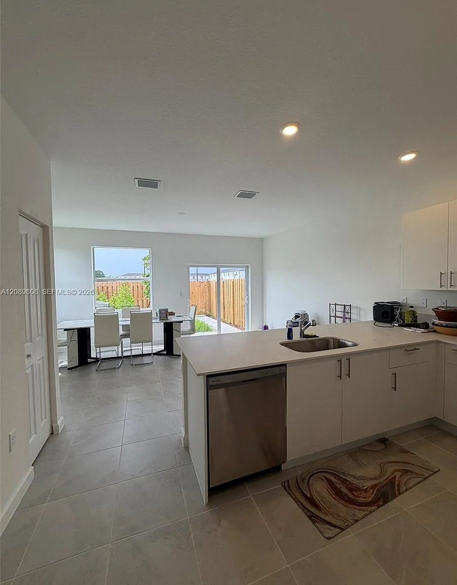 San Diego Villas — Photo 2