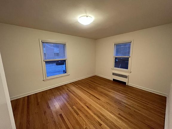 5th image of 826 E Henry Clay St APT 1
