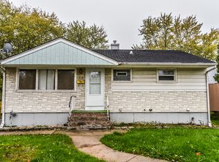 220 Tiverton Ln, Steger, IL