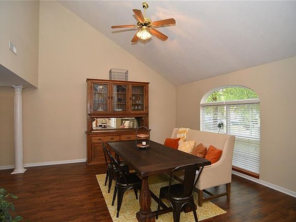 4th image of 7636 Blackthorn Ct