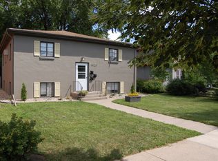 1423 S 3rd St APT 3, Aberdeen, SD 57401