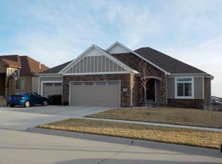 7349 Andy Dr, Lincoln, NE 68516
