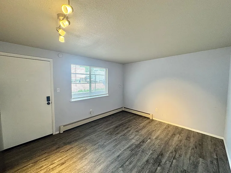 1021 W Vermijo Ave — Photo 6
