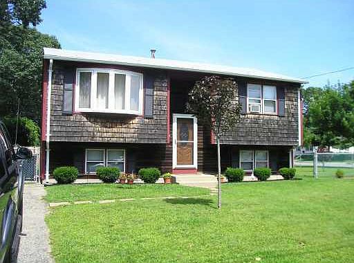 2nd image of 162 Wilbur Ave